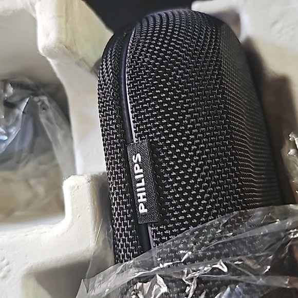 Phillips Sonicare charger and carrying case ONLY **DOES NOT INCLUDE TOOTHBRUSH** - Picture 4 of 4